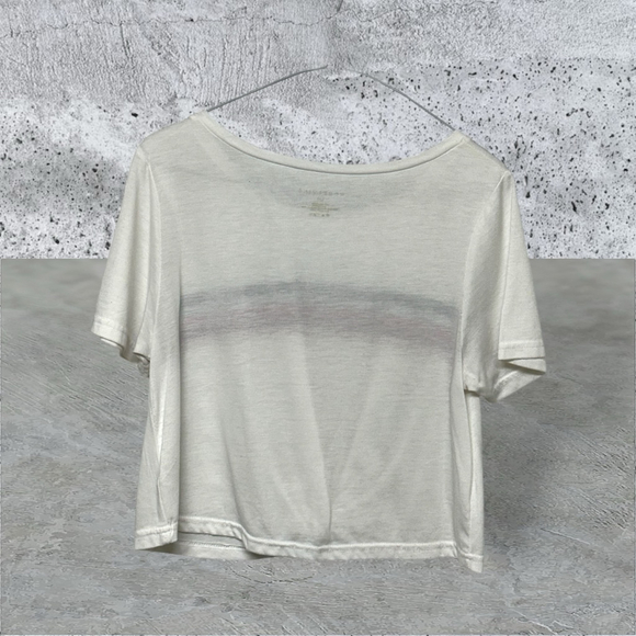 207 - Women's Love and Legend T-Shirt - Picture 7 of 9